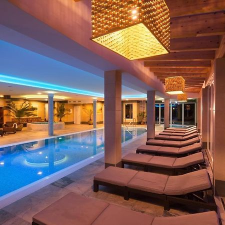 וישגרד Hotel Honti Wellness Es Konferencia Szalloda מראה חיצוני תמונה