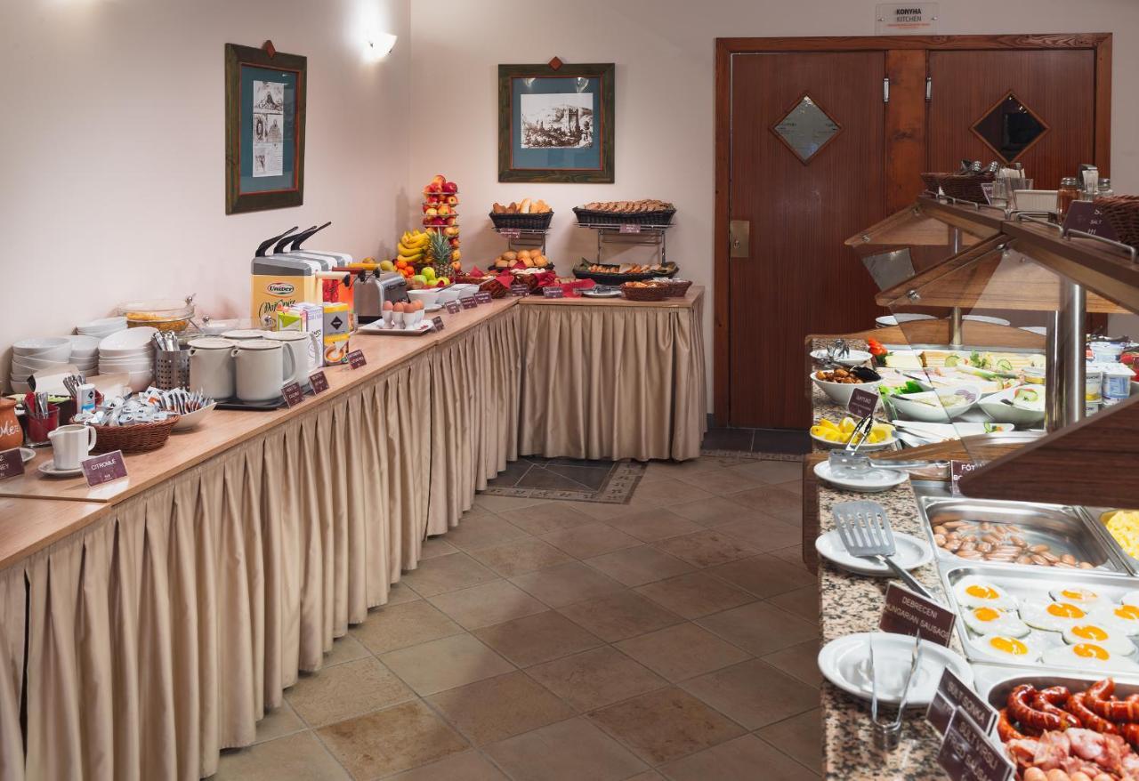 וישגרד Hotel Honti Wellness Es Konferencia Szalloda מראה חיצוני תמונה