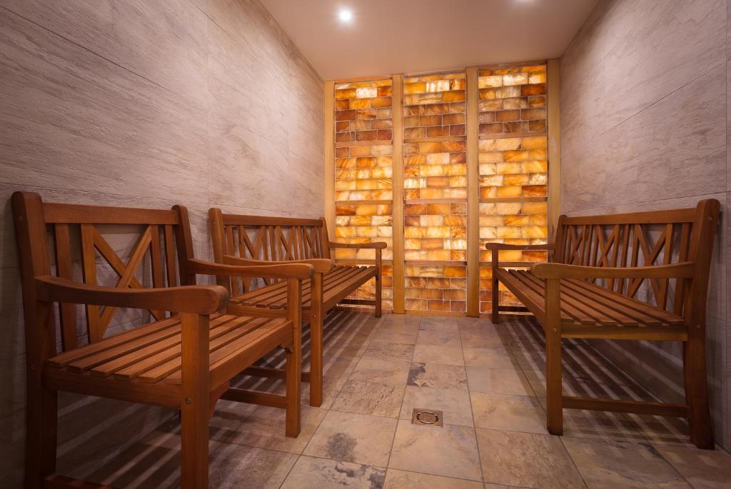 וישגרד Hotel Honti Wellness Es Konferencia Szalloda מראה חיצוני תמונה