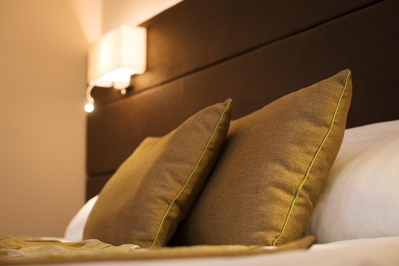 וישגרד Hotel Honti Wellness Es Konferencia Szalloda מראה חיצוני תמונה