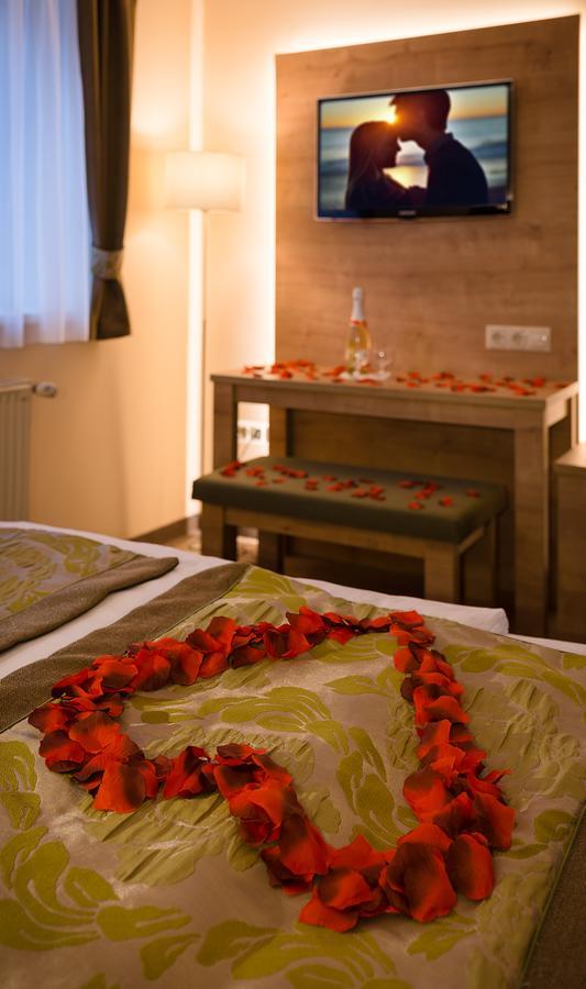 וישגרד Hotel Honti Wellness Es Konferencia Szalloda מראה חיצוני תמונה